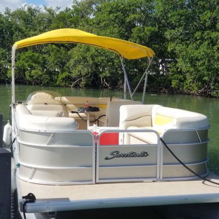 24ft Pontoon Boat Available in Miami for up to 12 peoples