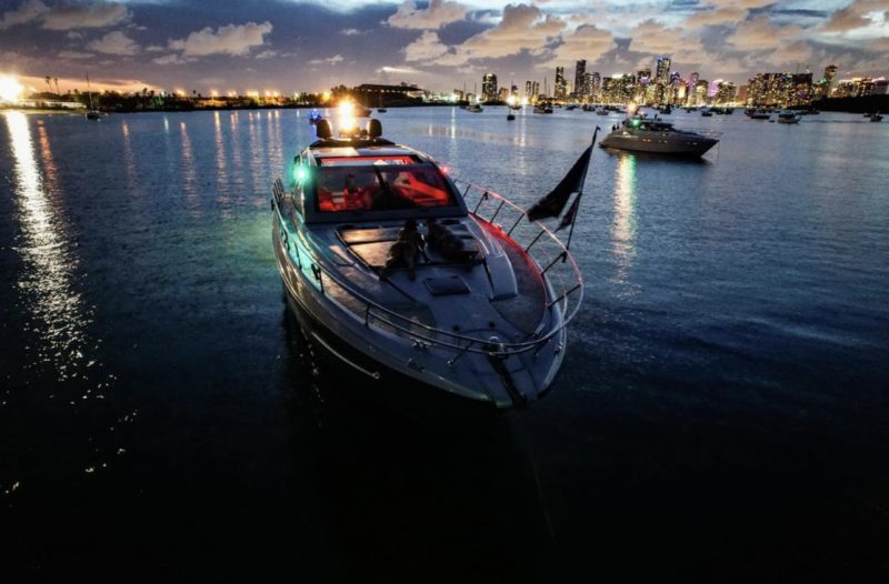 Amazing 65Ft Azimut for Rent in Miami Fl for up to 13 peoples. No Hidden Fees. - Image 5