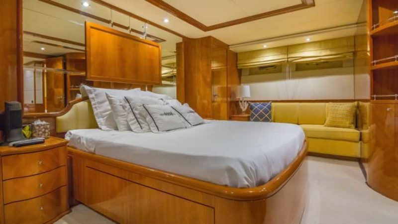 100ft Azimut Yacht Available For Rent In Miami  Fl For Up To 13 Peoples. No Hidden Fees. - Image 12