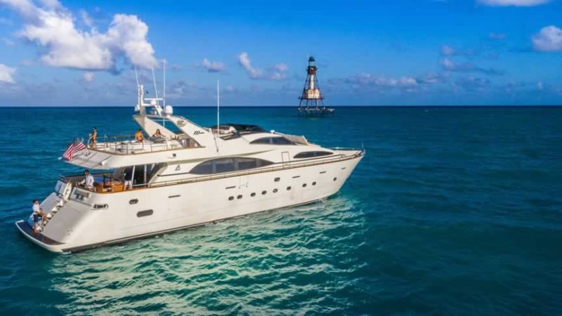 100ft Azimut Yacht Available For Rent In Miami  Fl For Up To 13 Peoples. No Hidden Fees. - Image 6