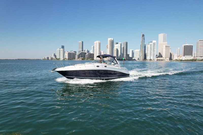 40ft Sea Ray Available for Rent in Miami for up to 13 people. No Hidden Fees.