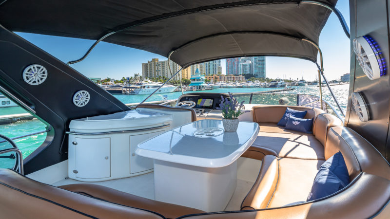 65ft Azimut Available for Rent in Miami for up to 13 people. No Hidden Fees. - Image 9