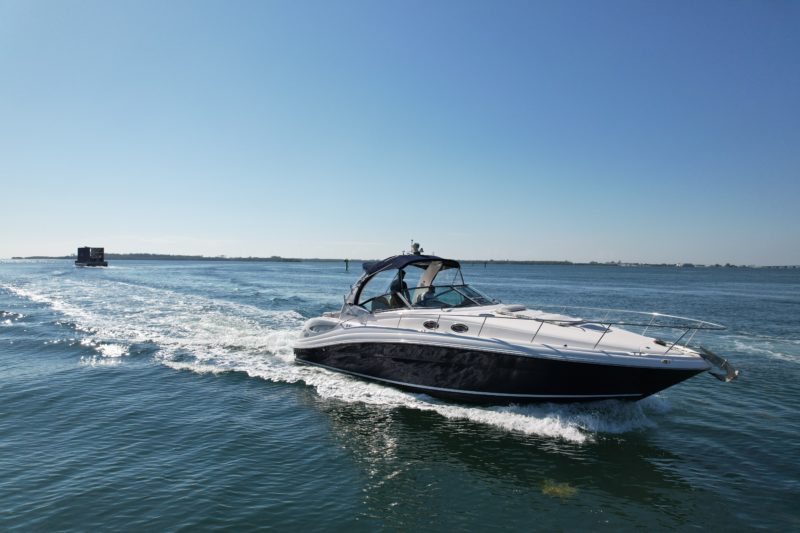 40ft Sea Ray Available for Rent in Miami for up to 13 people. No Hidden Fees. - Image 3