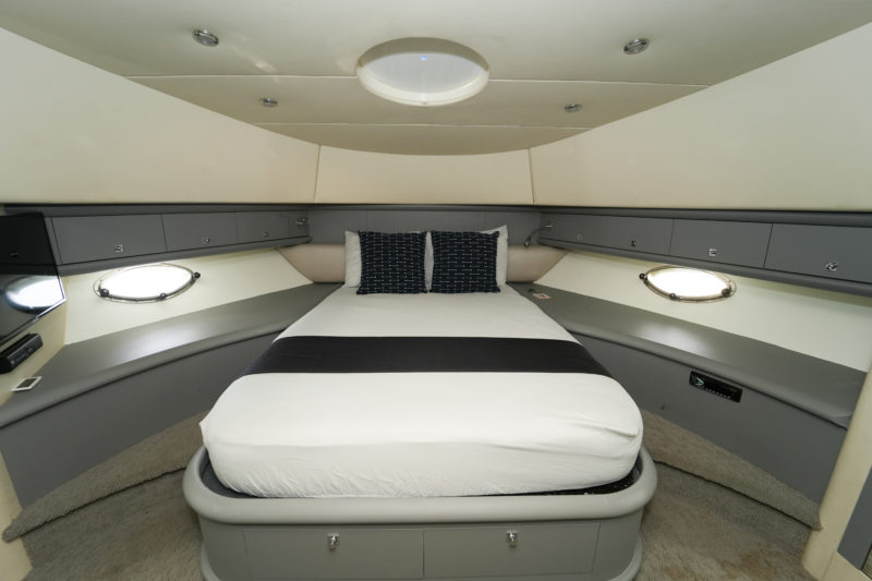 75ft Sunseeker Available for Rent in Miami Fl for up to 13 people. No Hidden Fees. - Image 6