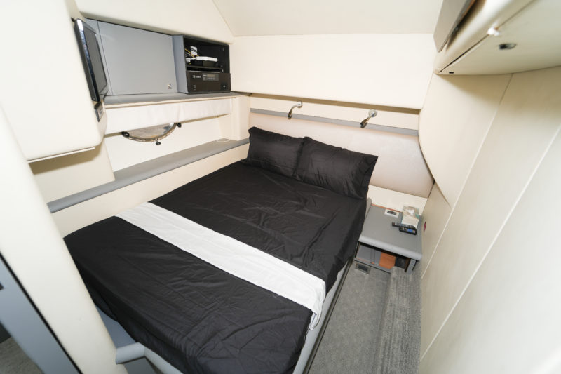 75ft Sunseeker Available for Rent in Miami Fl for up to 13 people. No Hidden Fees. - Image 7
