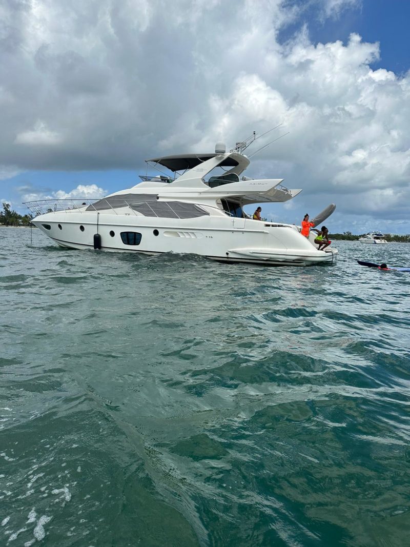 65ft Azimut Available for Rent in Miami Fl for up to 13 people. No Hidden Fees.