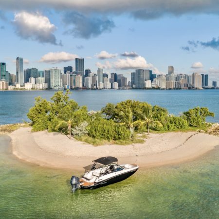 27ft Monterey Available for Rent in Miami Fl for up to 10 people. No Hidden Fees.