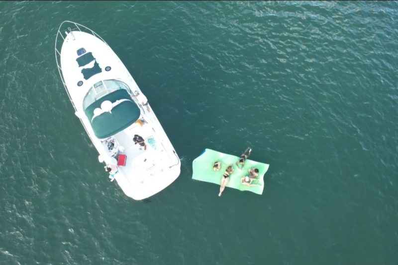 36ft Sea Ray Available for Rent in Miami for up to 12 people. - Image 2