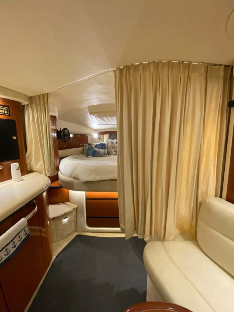36ft Sea Ray Available for Rent in Miami for up to 12 people. - Image 5