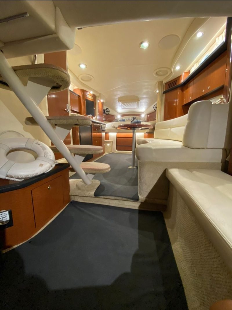 36ft Sea Ray Available for Rent in Miami for up to 12 people. - Image 6