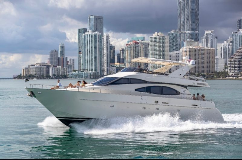 80ft Azimut Available for Rent in Miami for up to 13 people. No Hidden Fees.