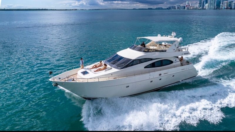 80ft Azimut Available for Rent in Miami for up to 13 people. No Hidden Fees. - Image 2