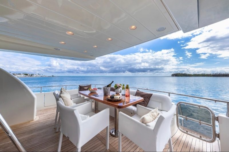 80ft Azimut Available for Rent in Miami for up to 13 people. No Hidden Fees. - Image 7