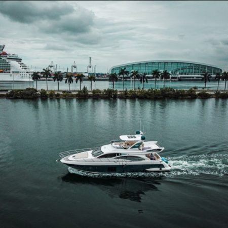 58ft Azimut Available for Rent in Miami fl for up to 13 peoples. No Hidden Fees.