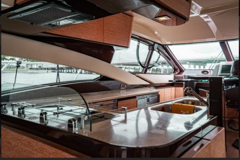 58ft Azimut Available for Rent in Miami fl for up to 13 peoples. No Hidden Fees. - Image 6