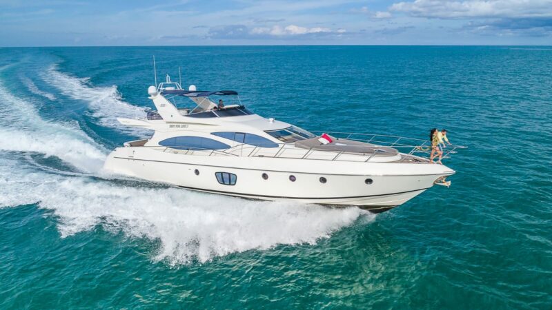 70FT Azimut with 2 Jet Skis Available in Miami for up to 13 People. No Hidden Fees.