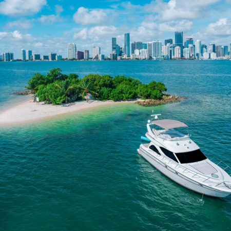 55ft Maxmun Available for Rent in Miami  Fl for up to 13 people. No Hidden Fees.