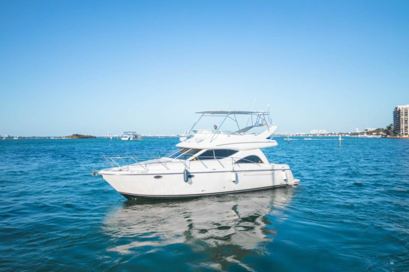 45ft Maxmun Available for Rent in Miami for up to 13 people.