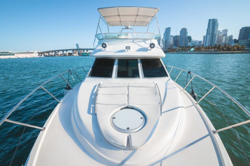 45ft Maxmun Available for Rent in Miami for up to 13 people. - Image 3
