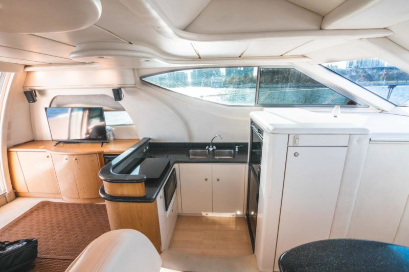 45ft Maxmun Available for Rent in Miami for up to 13 people. - Image 7