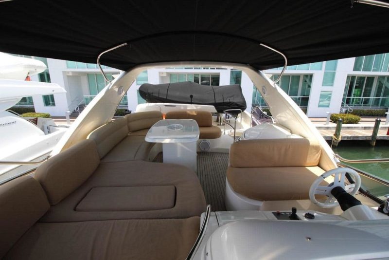 65ft Azimut Available for Rent in Miami Fl for up to 13 people. No Hidden Fees. - Image 7