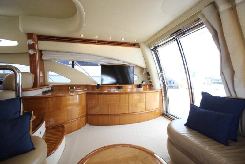 65ft Azimut Available for Rent in Miami Fl for up to 13 people. No Hidden Fees. - Image 10