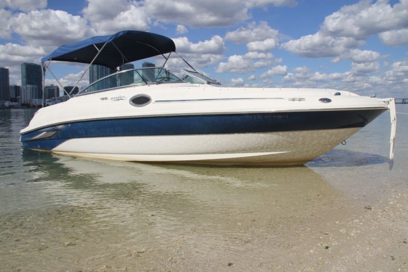 26ft  Sea Ray Sundeck Available in Miami for up to 11 people. No Hidden Fees. - Image 2
