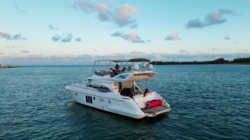 55ft Azimut Available for Rent in Miami fl for up to 13 people. No Hidden Fees. - Image 7