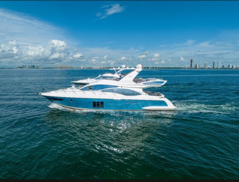 65Ft Azimut Available for Rent in Miami Fl for up to 13 peoples. No Hidden Fees. - Image 2