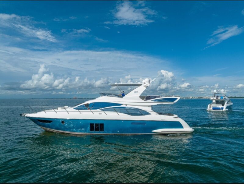 65Ft Azimut Available for Rent in Miami Fl for up to 13 peoples. No Hidden Fees. - Image 3