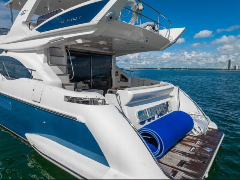 65Ft Azimut Available for Rent in Miami Fl for up to 13 peoples. No Hidden Fees. - Image 7