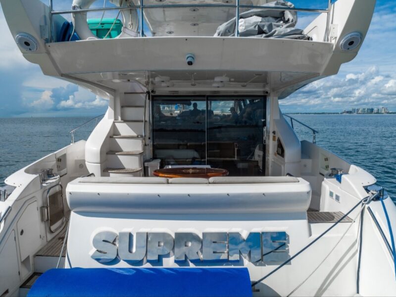 65Ft Azimut Available for Rent in Miami Fl for up to 13 peoples. No Hidden Fees. - Image 8