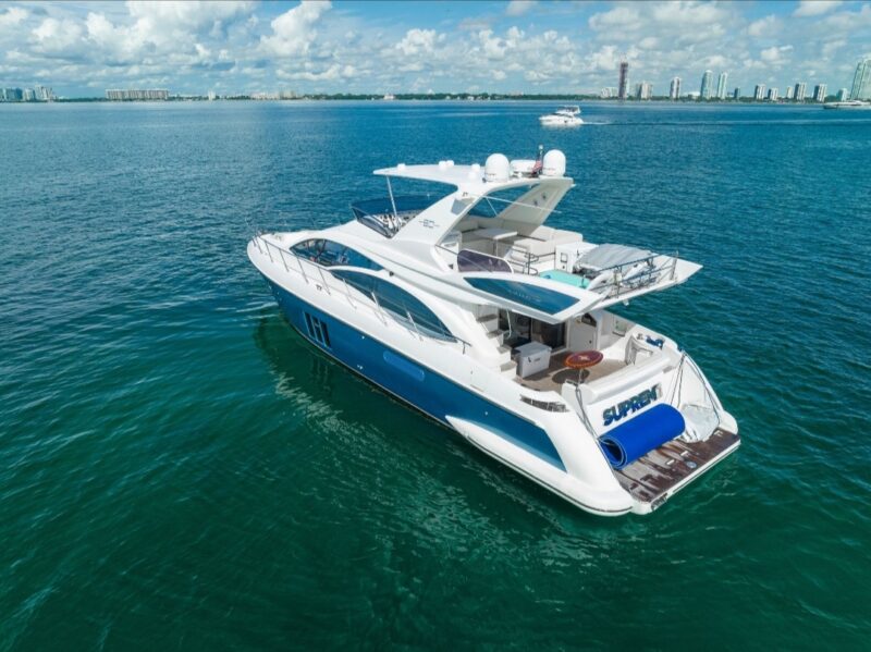 65Ft Azimut Available for Rent in Miami Fl for up to 13 peoples. No Hidden Fees. - Image 9