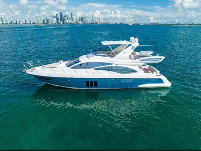 65Ft Azimut Available for Rent in Miami Fl for up to 13 peoples. No Hidden Fees.