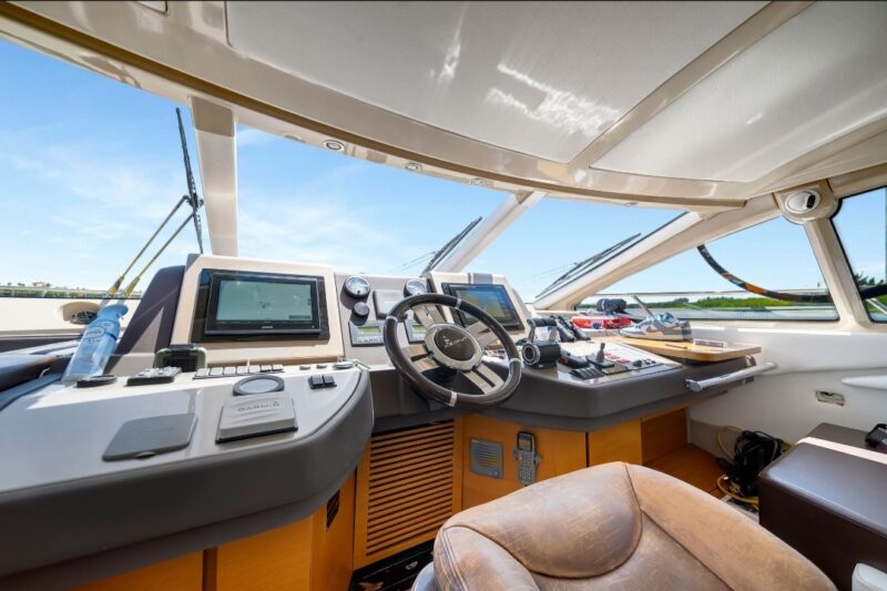 65Ft Azimut Available for Rent in Miami Fl for up to 13 peoples. No Hidden Fees. - Image 16