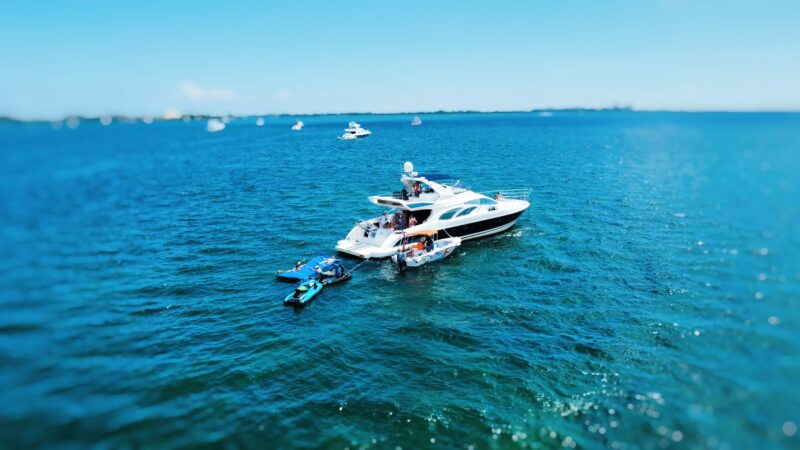 70Ft Azimut Available for Rent in Miami for 13 people, 2 Jet Skis included Plus 1 extra free hrs Monday to Friday. No Hidden Fees. - Image 7