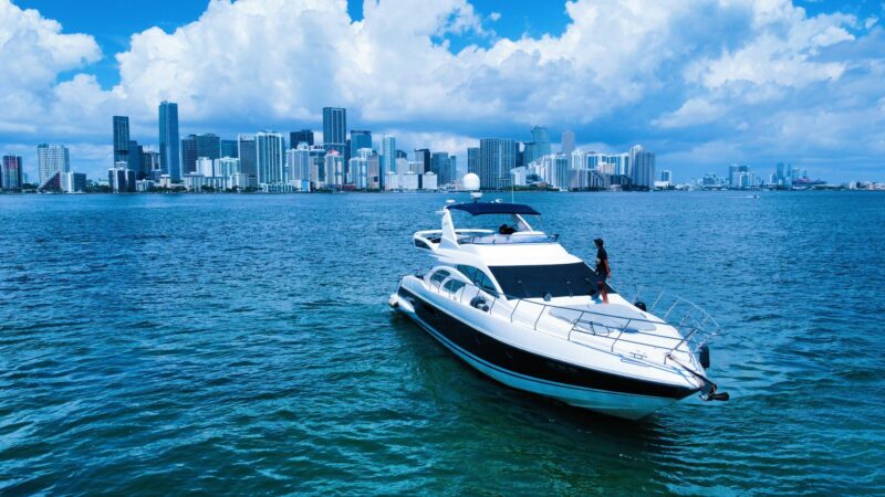 70Ft Azimut Available for Rent in Miami for 13 people, 2 Jet Skis included Plus 1 extra free hrs Monday to Friday. No Hidden Fees. - Image 5