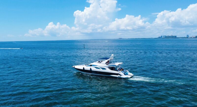 70Ft Azimut Available for Rent in Miami for 13 people, 2 Jet Skis included Plus 1 extra free hrs Monday to Friday. No Hidden Fees. - Image 2