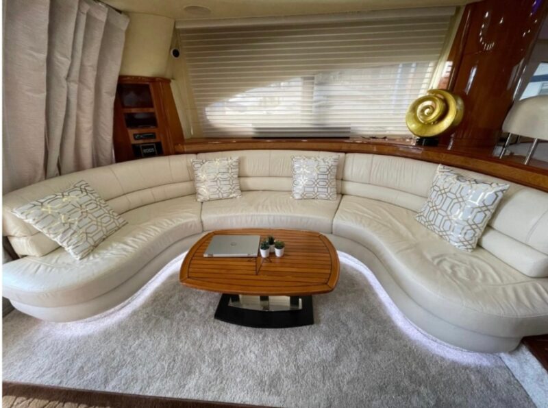 70 Ft Luxury Azimut for Rent in Miami, Florida for 13 peoples. No Hidden Fees. - Image 4