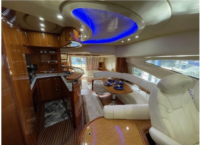70 Ft Luxury Azimut for Rent in Miami, Florida for 13 peoples. No Hidden Fees. - Image 11