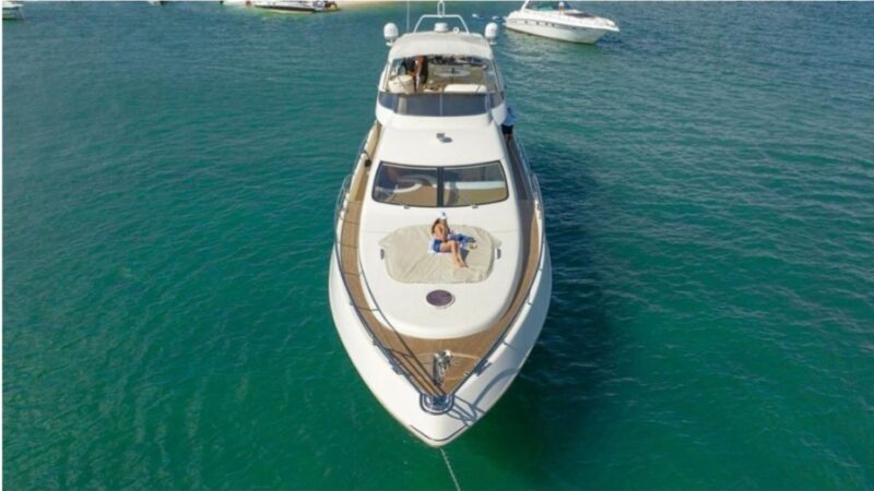 70 Ft Luxury Azimut for Rent in Miami, Florida for 13 peoples. No Hidden Fees. - Image 2
