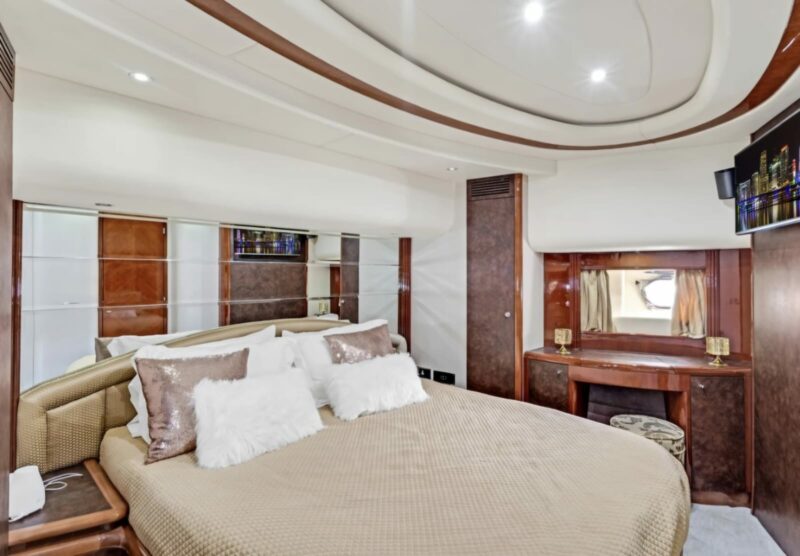 90 FT Beautiful Yacht for Rent in Miami  FL for 13 Guest. No Hidden Fees. - Image 14