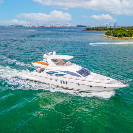 65ft Azimut Yacht Available for Rent in Miami Fl for 13 peoples. No Hidden Fees