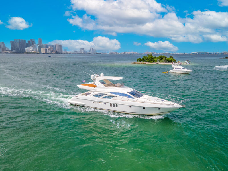 65ft Azimut Yacht Available for Rent in Miami Fl for 13 peoples. No Hidden Fees - Image 8
