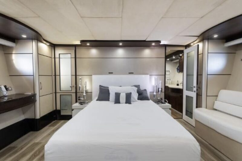 Rodman 110Ft  with Jacuzzi Available for Rent in Miami Fl for up to 13 Guest. - Image 11