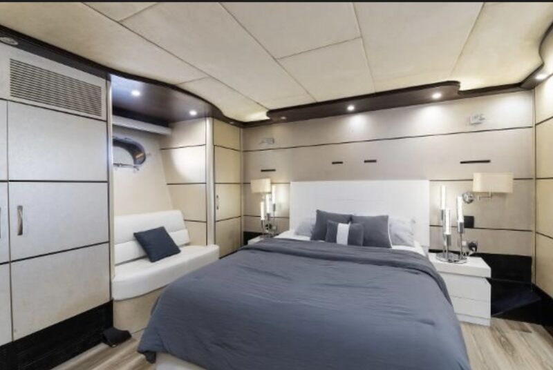 Rodman 110Ft  with Jacuzzi Available for Rent in Miami Fl for up to 13 Guest. - Image 13