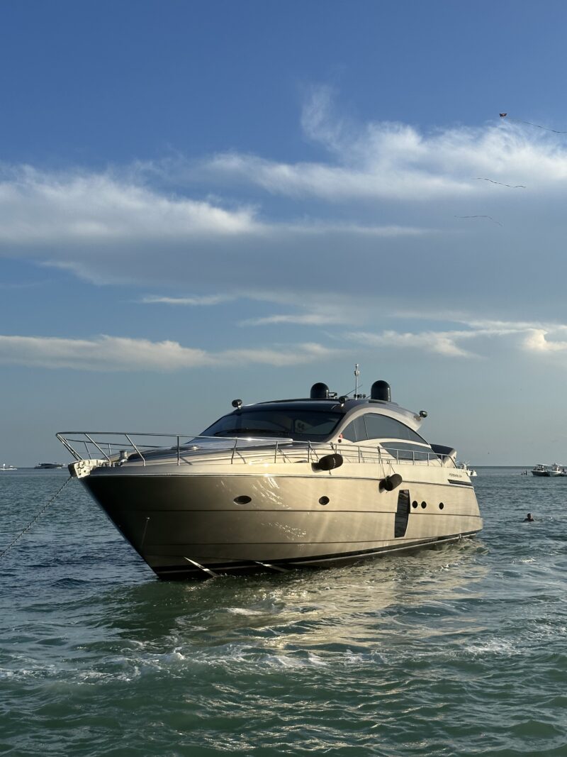 64ft Pershing available for rent in Miami Fl for 13 peoples. No Hidden Fees - Image 47