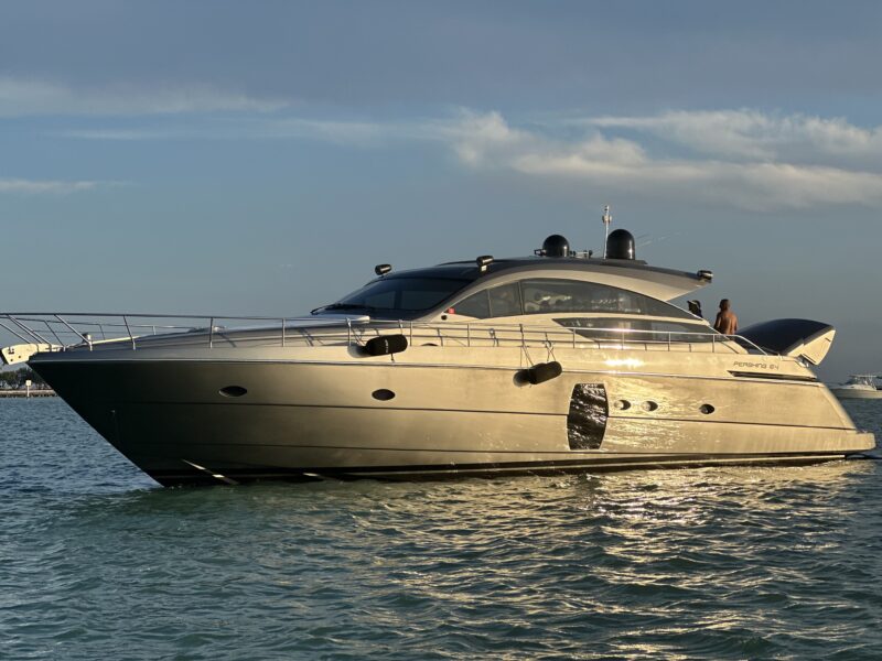 64ft Pershing available for rent in Miami Fl for 13 peoples. No Hidden Fees - Image 45