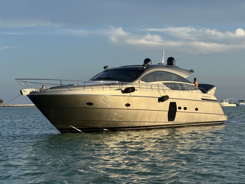64ft Pershing available for rent in Miami Fl for 13 peoples. No Hidden Fees - Image 44