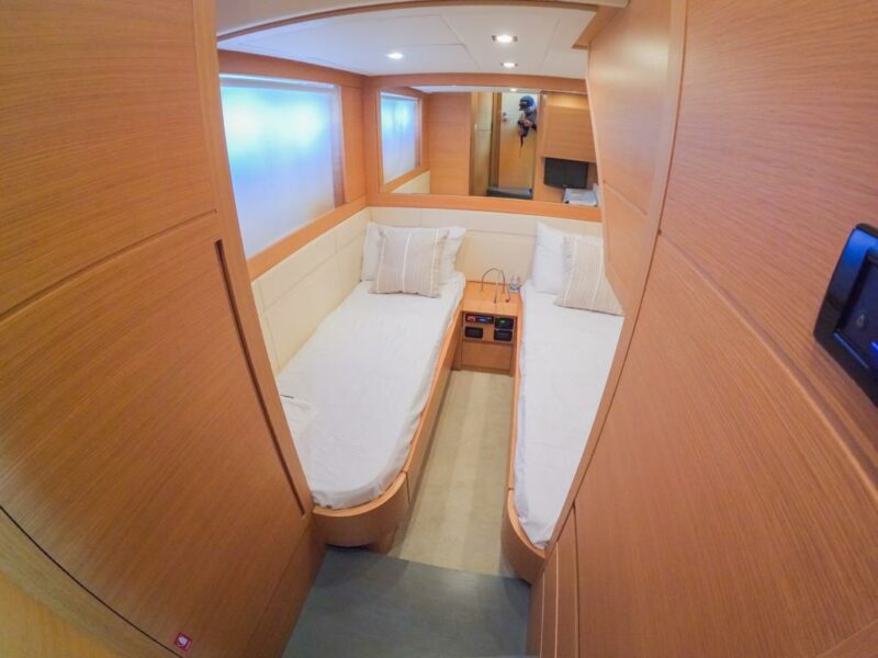 64ft Pershing available for rent in Miami Fl for 13 peoples. No Hidden Fees - Image 33
